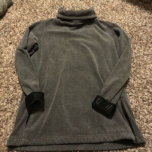 Women’s Nike pull over. Size large *